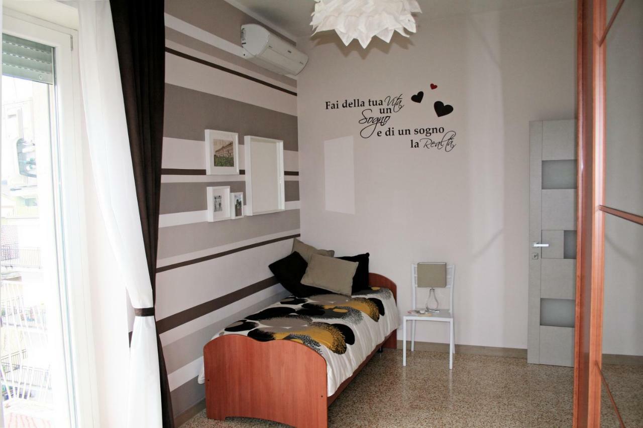La Casa Di Giulia Apartment Caserta Luaran gambar