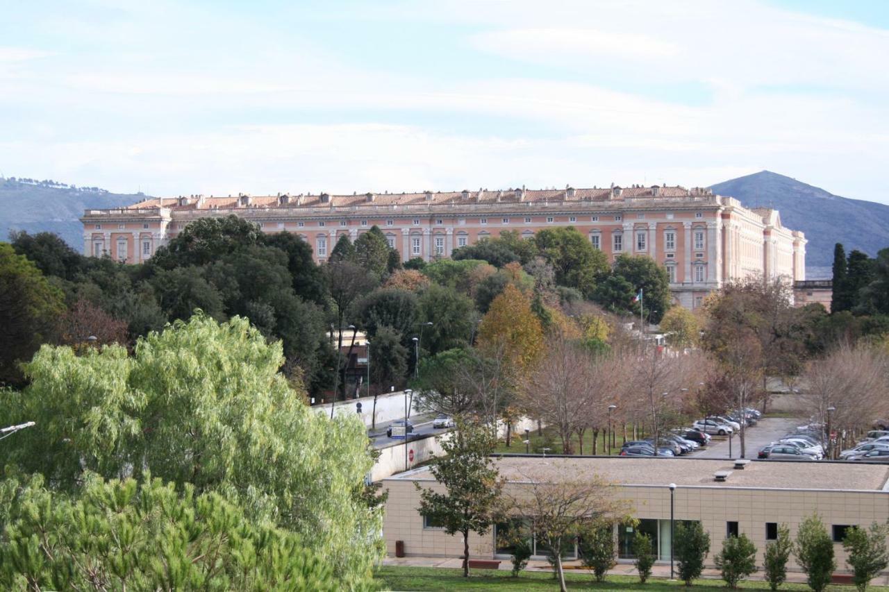 La Casa Di Giulia Apartment Caserta Luaran gambar